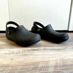 Black Froggz Clogs/Crocs